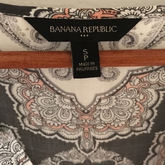 Banana Republic Blouse Cream/black/gray/blush pink Mosaik print Cap sleeve S - Picture 5 of 5